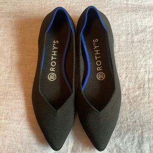 Rothy’s black shoes